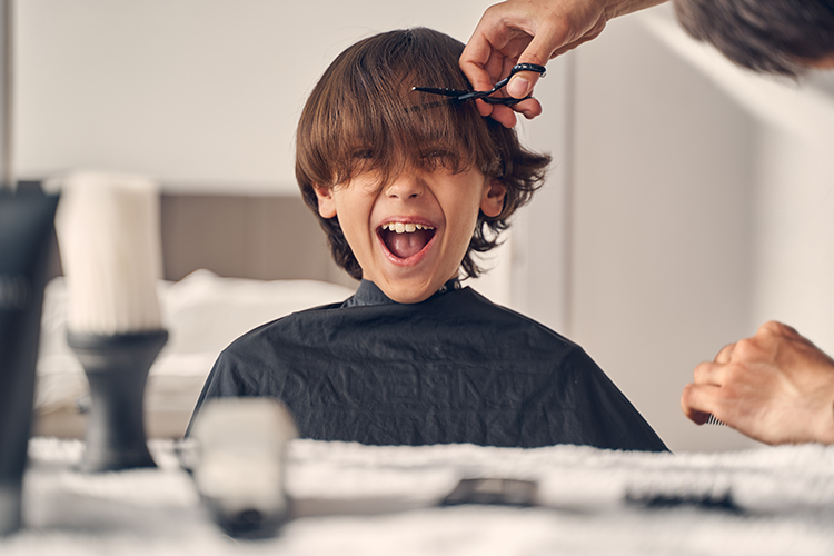 Laura Agustí Estilistas, tus especialistas en la Peluquería de Alcora. Niño en peluquería de Alcora