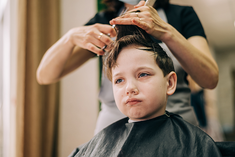 Laura Agustí Estilistas, tus especialistas en la Peluquería de Alcora. Niño en peluquería de Alcora